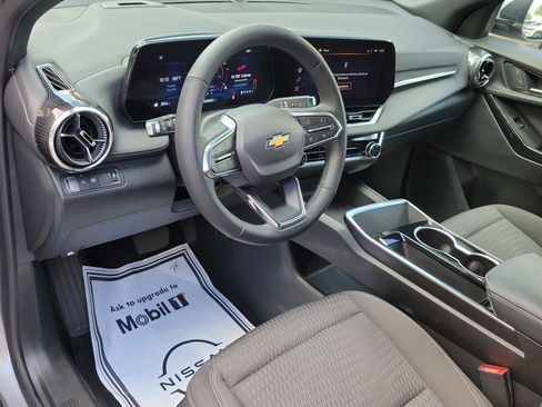 Used 2025 Chevrolet Equinox LT FWD image 19