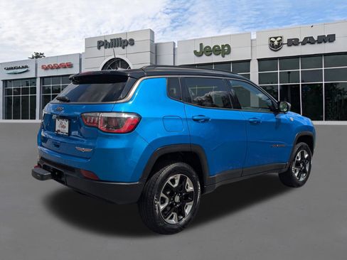 Used 2018 Jeep Compass Trailhawk w/ Leather Interior Group AWD/4WD image 3