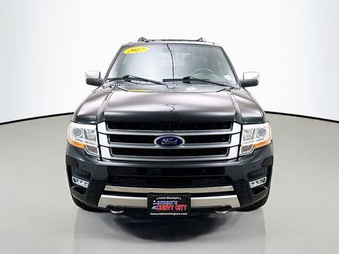 Used 2017 Ford Expedition Platinum AWD/4WD image 2