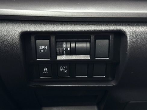 Used 2023 Subaru Impreza 2.0i Limited w/ Popular Package #3 image 32