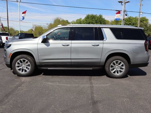 New 2026 Chevrolet Suburban Premier AWD/4WD image 33