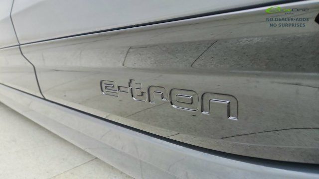 Used 2025 Audi A6 e-tron Premium Plus w/ Premium Plus RWD image 32