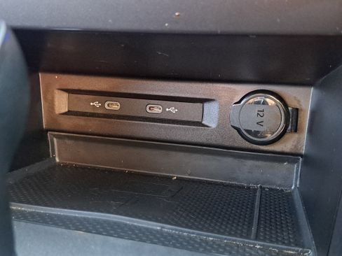 Used 2022 Volkswagen Tiguan SEL R-Line image 30