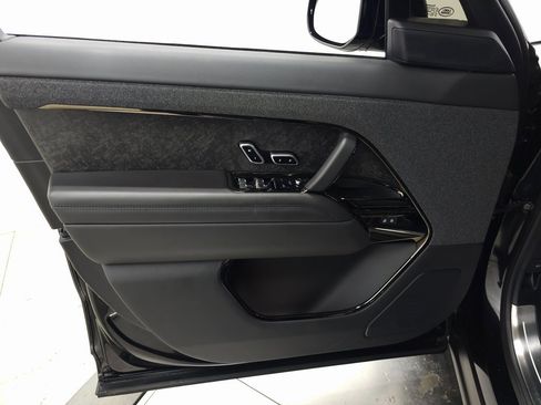 Used 2025 Land Rover Range Rover Sport Dynamic SE image 15