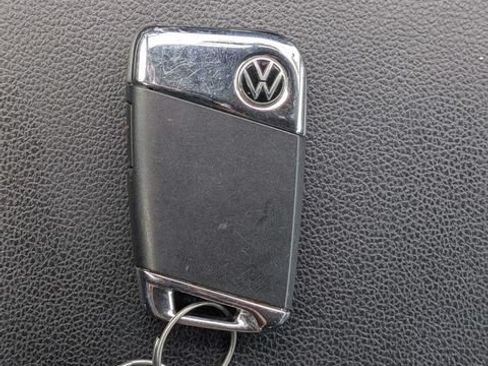 Used 2022 Volkswagen Atlas SE FWD image 32