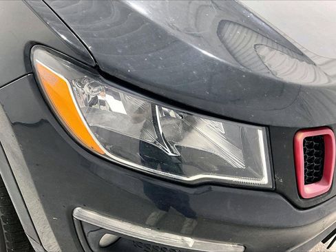 Used 2018 Jeep Compass Trailhawk image 12