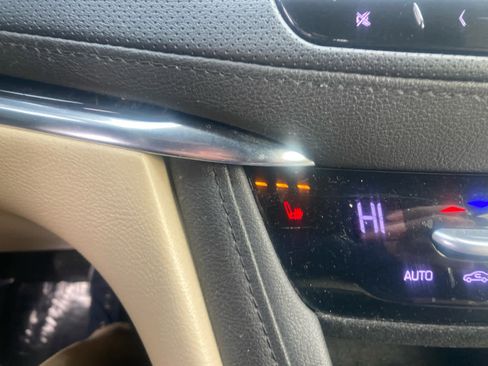 Used 2018 Cadillac XT5 AWD image 27