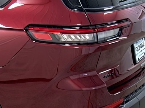 New 2025 Jeep Grand Cherokee L Limited image 10