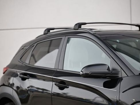 Used 2023 Hyundai Kona Limited image 3