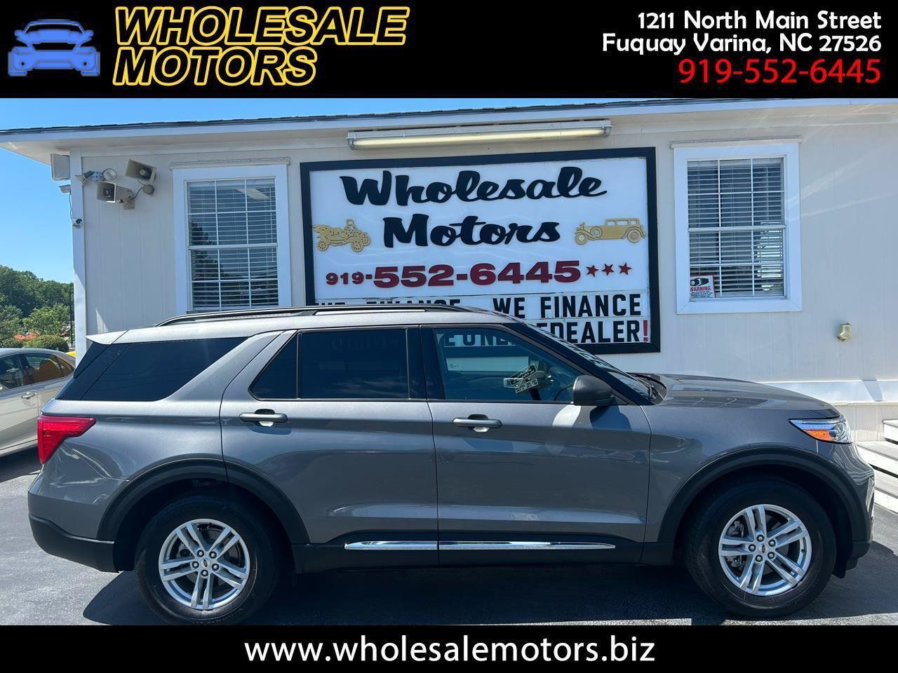 Used 2024 Ford Explorer XLT RWD image 1