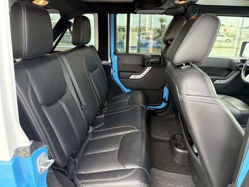 Used 2017 Jeep Wrangler Unlimited Sahara w/ Quick Order Package 24E Chief AWD/4WD image 19