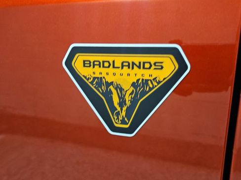 Certified 2023 Ford Bronco Badlands w/ Sasquatch Package AWD/4WD image 35