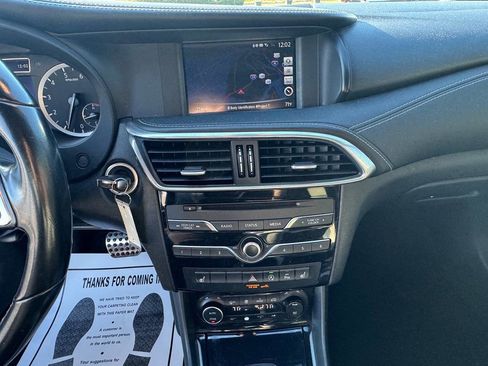 Used 2017 INFINITI QX30 Sport w/ Sport Leather Package image 18