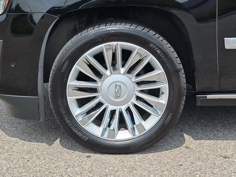 Used 2018 Cadillac Escalade Platinum AWD/4WD image 14