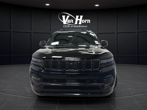 Used 2022 Jeep Grand Wagoneer Series II AWD/4WD image 2