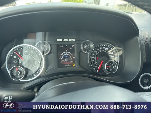 Used 2025 RAM 1500 Big Horn AWD/4WD image 7