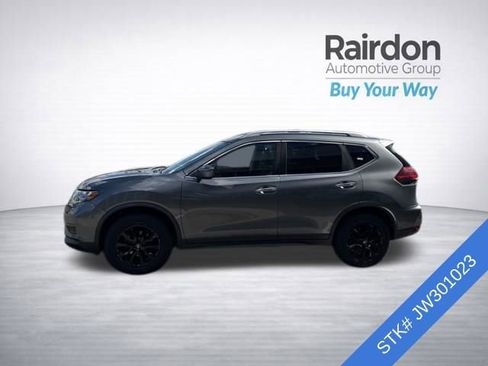 Used 2018 Nissan Rogue SV image 4