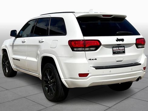 Used 2019 Jeep Grand Cherokee Altitude image 12