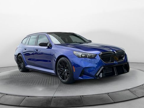 New 2027 BMW M5 Touring AWD/4WD image 1
