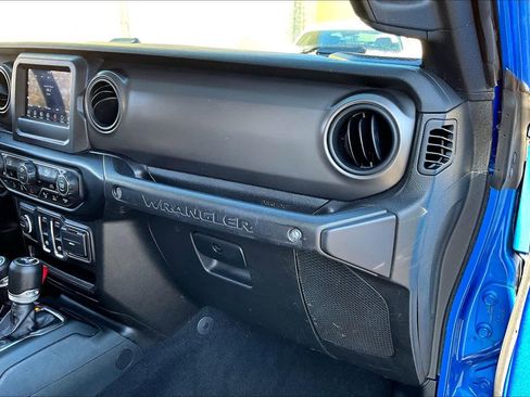 Used 2021 Jeep Wrangler Willys image 14