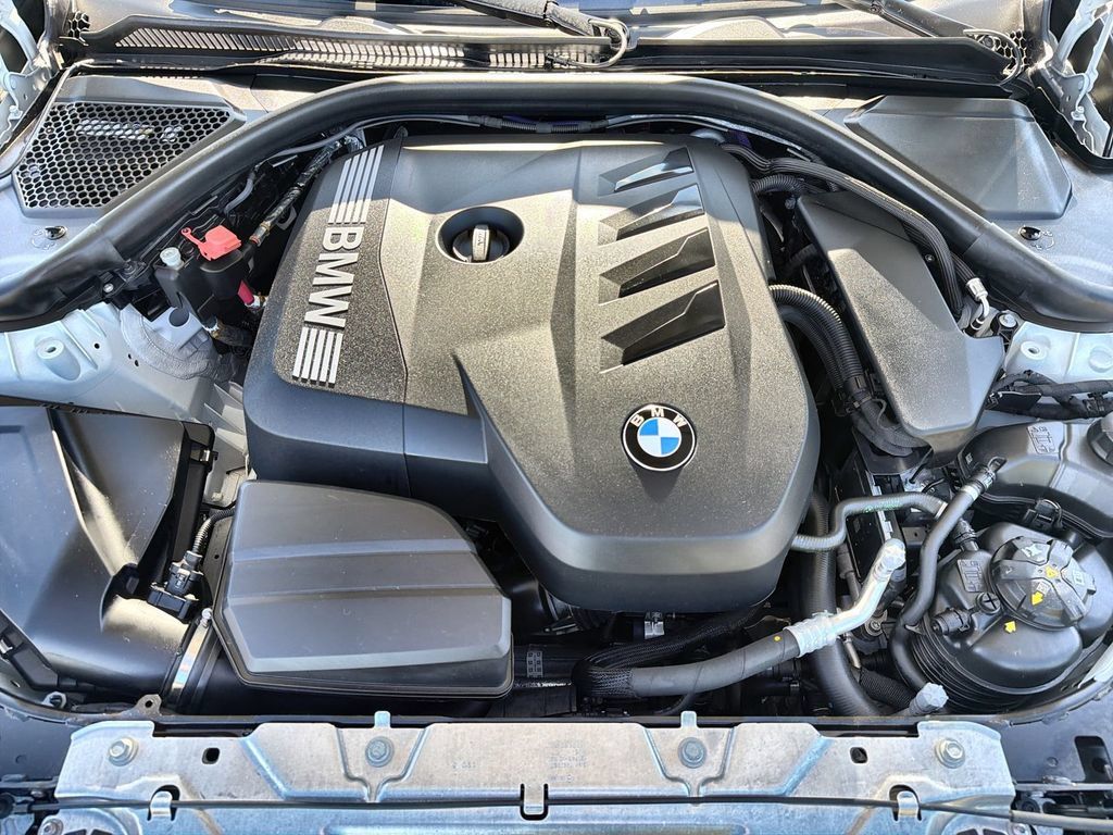Used 2025 BMW 330i xDrive Sedan AWD/4WD image 17