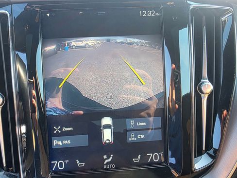 Used 2020 Volvo XC60 T5 Momentum image 23