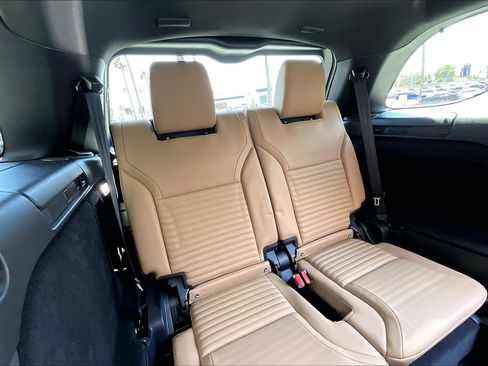 New 2026 Land Rover Discovery Dynamic SE AWD/4WD image 11