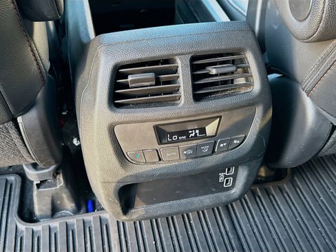 Used 2022 Honda Pilot TrailSport image 22