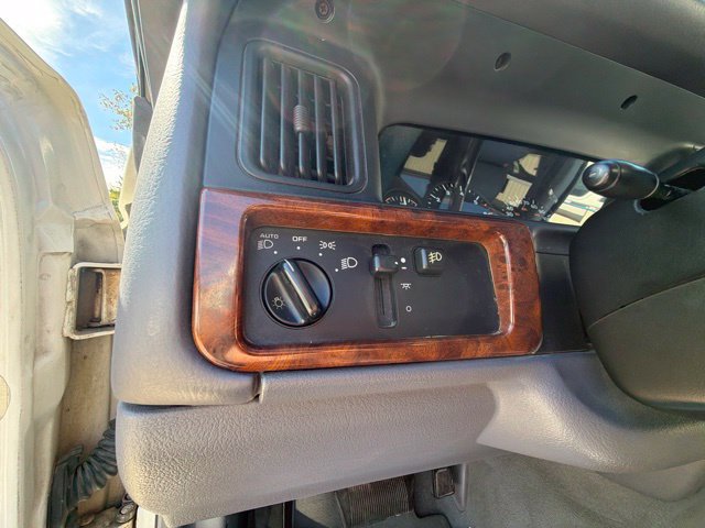 Used 1998 Jeep Grand Cherokee Limited AWD/4WD image 29