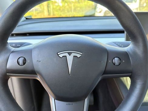 Used 2023 Tesla Model Y Long Range AWD/4WD image 18
