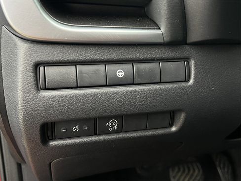 Certified 2023 Nissan Rogue SV image 13