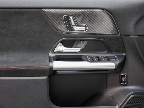 Certified 2025 Mercedes-Benz GLA 250 4MATIC image 21