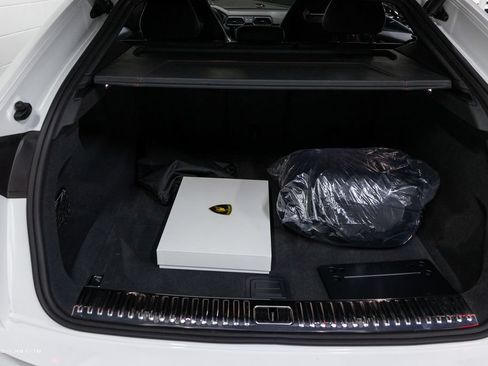 Used 2023 Lamborghini Urus Performante AWD/4WD image 13