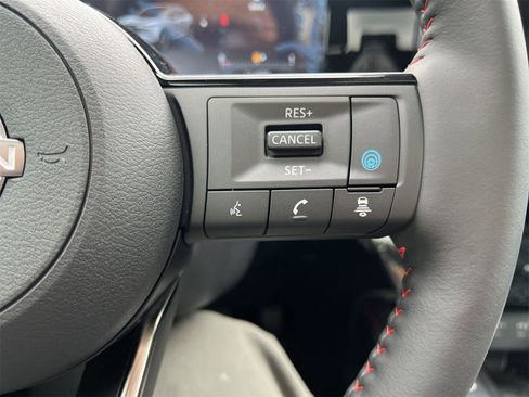 New 2025 Nissan Kicks SR w/ SR Premium Package FWD image 10