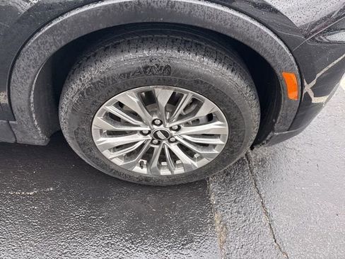 Used 2025 Cadillac XT4 Premium Luxury image 42