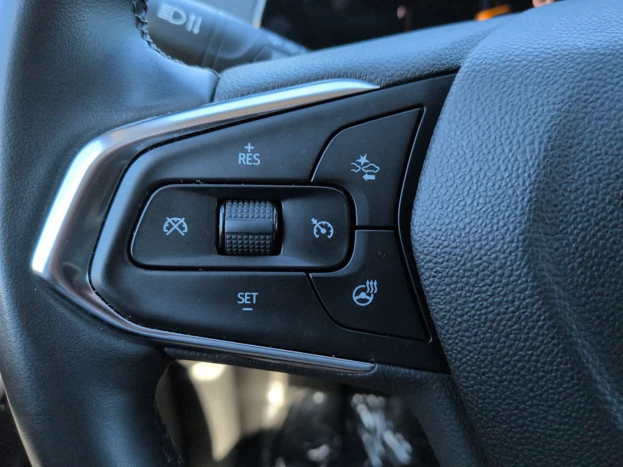 Used 2024 Chevrolet Trax ACTIV w/ Sunroof Package FWD image 24
