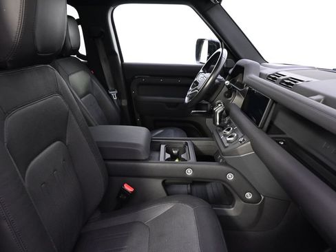 Used 2022 Land Rover Defender 110 X-Dynamic SE AWD/4WD image 16