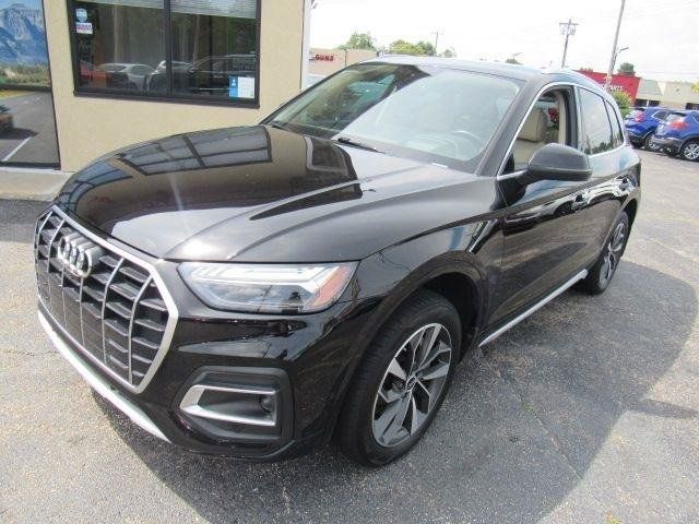 Used 2021 Audi Q5 Prestige w/ Prestige Package AWD/4WD image 2