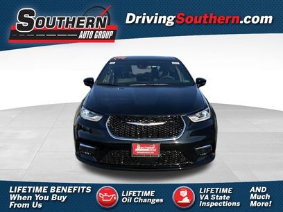 New 2026 Chrysler Pacifica Select