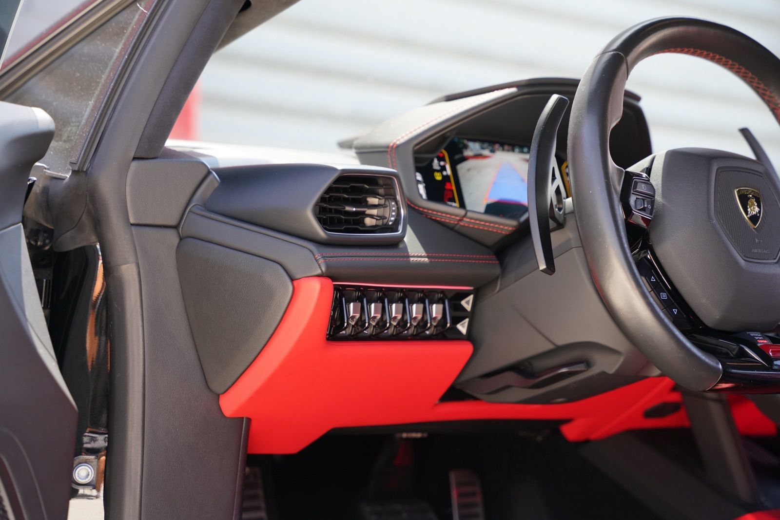 Used 2021 Lamborghini Huracan EVO RWD image 22