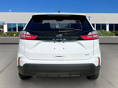 Certified 2024 Ford Edge SE image 6