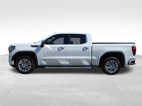 Used 2024 GMC Sierra 1500 Denali w/ Technology Package AWD/4WD image 10