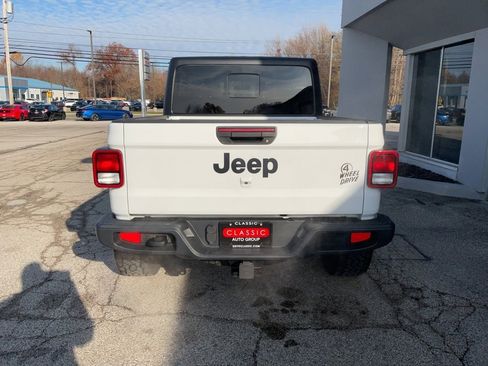 Used 2022 Jeep Gladiator Sport image 6
