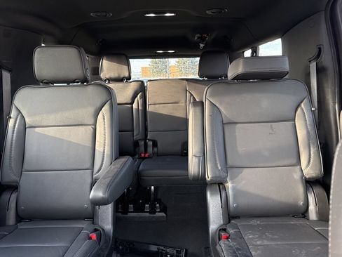 Used 2023 GMC Yukon XL Denali AWD/4WD image 36