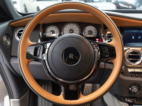 Used 2018 Rolls-Royce Wraith RWD image 17