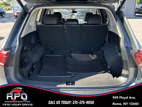 Used 2022 Volkswagen Tiguan SE AWD/4WD image 29
