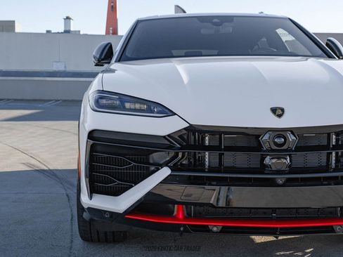 Used 2025 Lamborghini Urus SE AWD/4WD image 61