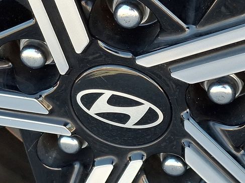 Used 2025 Hyundai Sonata SEL FWD image 30