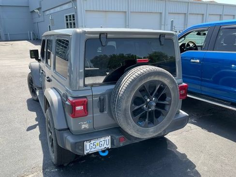 Used 2022 Jeep Wrangler Unlimited Sahara w/ Cold Weather Group AWD/4WD image 6