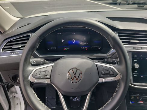 Used 2023 Volkswagen Tiguan SE FWD image 26